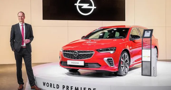 Opel Insignia: a Bruxelles il restyling della GSI