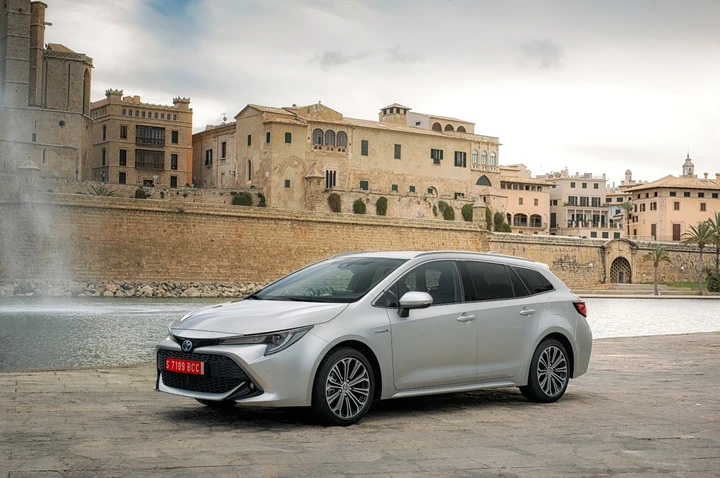 Toyota Corolla 2019 Touring Sports, presentazione: immagini ufficiali