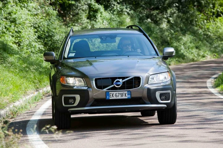 Volvo XC70 D5 AWD Summum: la prova su strada