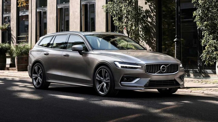 Volvo cambia idea? In arrivo nuove berlina e wagon elettriche dal 2028