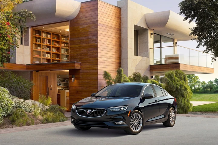 Buick Regal Sportback: le immagini ufficiali