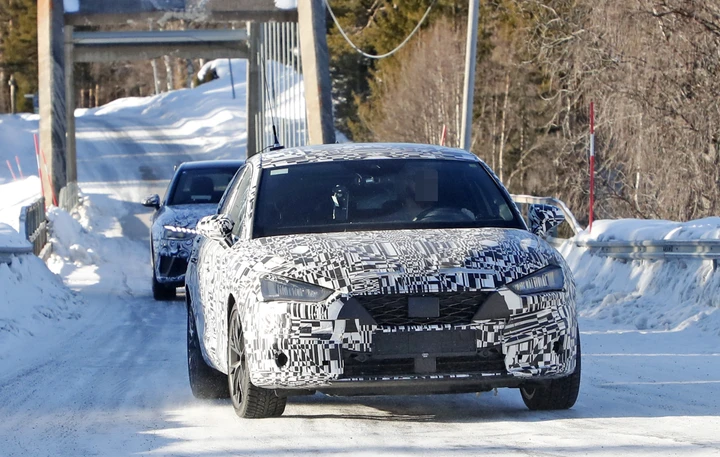 Seat Leon, la nuova generazione spiata durante i test sulla neve