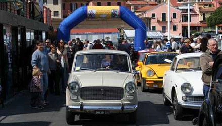 Le auto d'epoca ogni fine mese in Riviera
