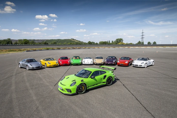 70 anni di Porsche: un’overdose di cavalli per festeggiare in Germania