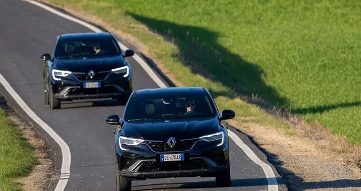 Renault Arkana, novità E-Tech 145 e 1.3 TCe 160: caratteristiche e prezzi