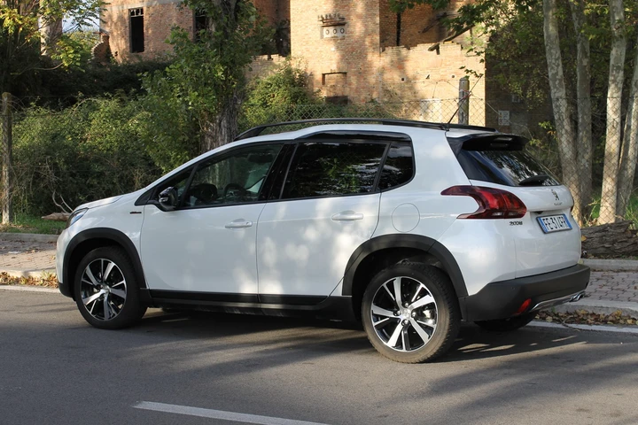Peugeot 2008 1.6 BlueHDi GT Line: la prova su strada
