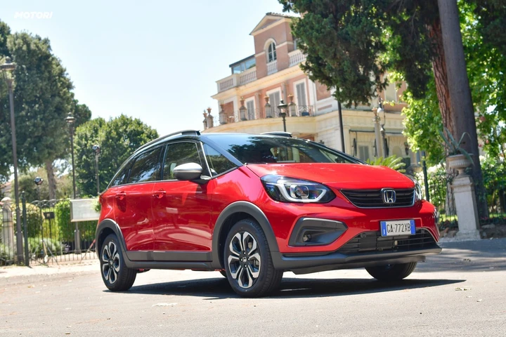 Honda Jazz Crosstar 1.5 Hev eCVT: prima prova