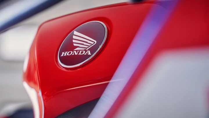 Honda celebra 500 milioni di moto prodotte: un viaggio senza limiti
