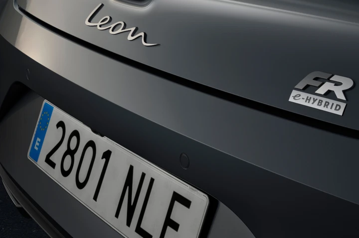 Seat Leon 1.4 e-Hybrid 2021: immagini ufficiali