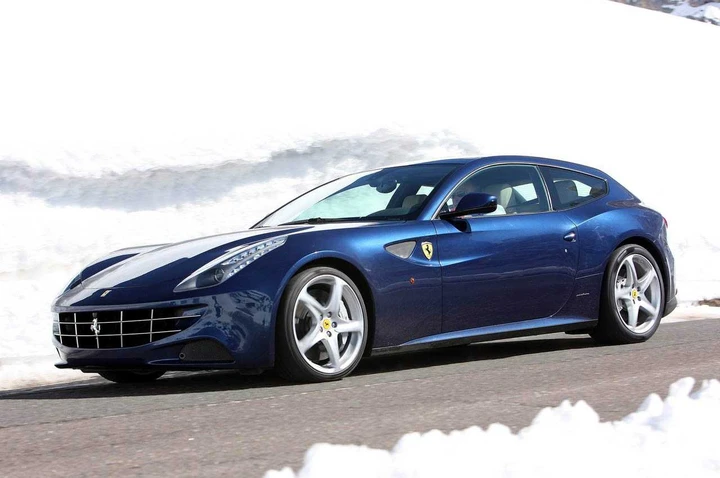 Ferrari FF: nuove foto ufficiali