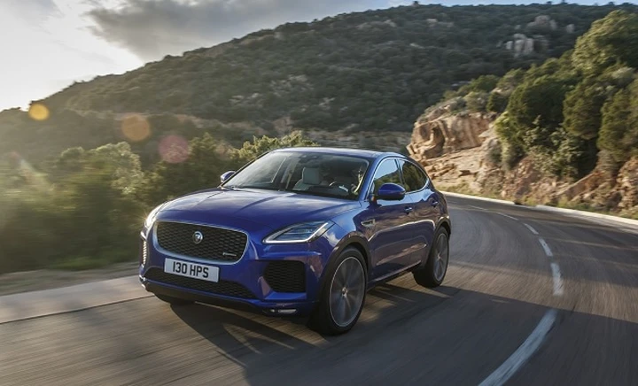 Jaguar E-Pace: vince al Car Design Award e presenta nuove tecnologie