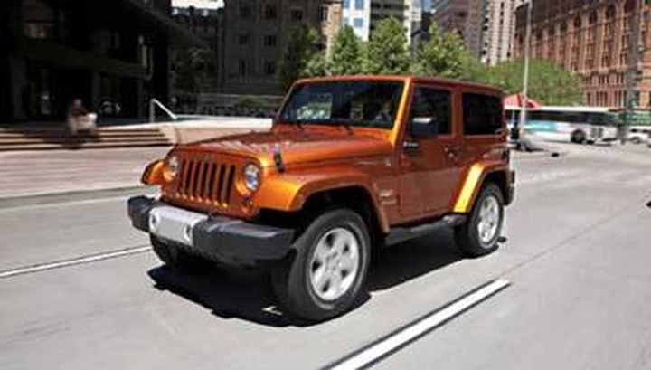 Jeep Wrangler 2011: tetto in tinta e più comfort