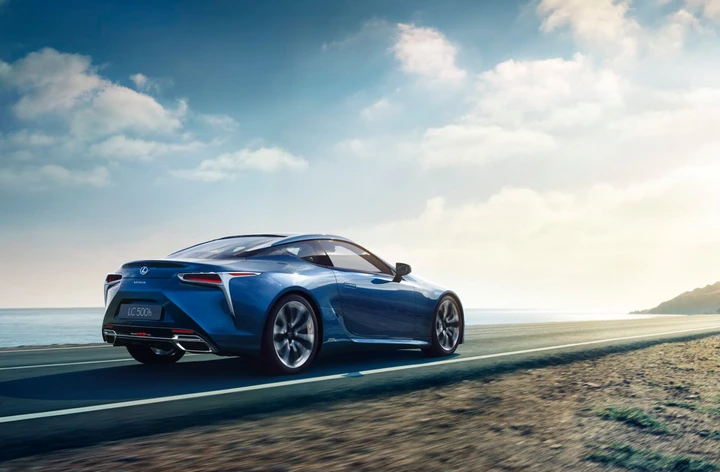 Lexus LC 500h al Salone di Ginevra 2016