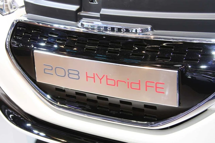 Peugeot 208 Hybrid FE al Salone di Francoforte 2013