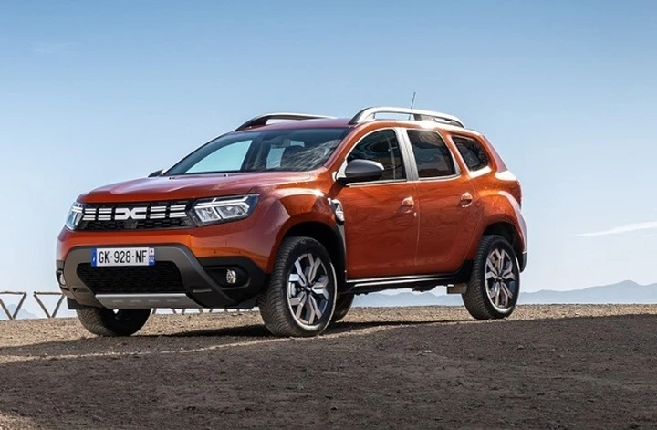 Nuova Dacia Duster 2023: interni, tempi di consegna, prezzo