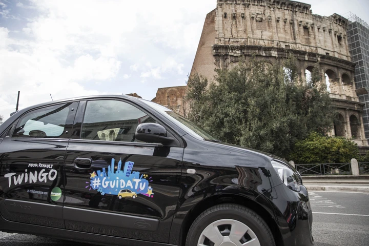 Nuova Renault Twingo ti porta dove vuoi #GuidaTu