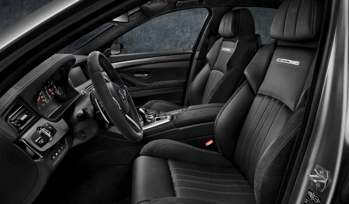 Bmw M5 30 Jahre: partnership con Alcantara