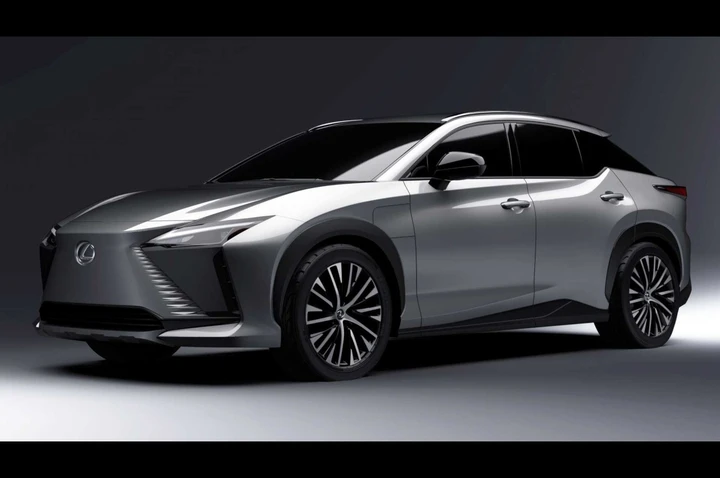 Lexus RZ 2022: prime immagini ufficiali