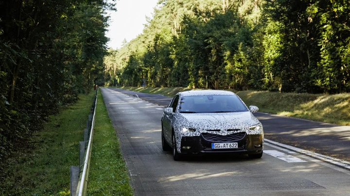 Opel Insignia Grand Sport prototipo