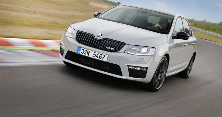 Skoda Octavia RS 230: debutta a partire da 32.400 euro