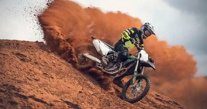 Triumph TF 250-X 2026: evoluzione vincente del motocross inglese