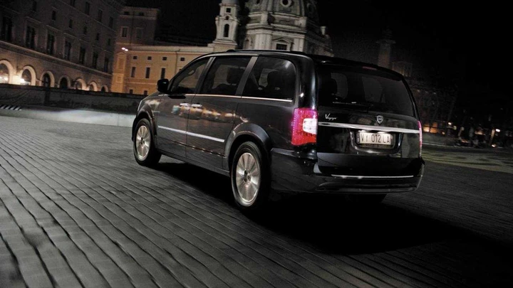 Lancia Voyager: nuovo motore al debutto a Ginevra