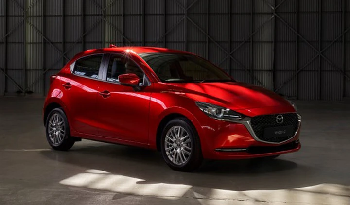 Mazda2, il restyling porta in dote la tecnologia mild hybrid
