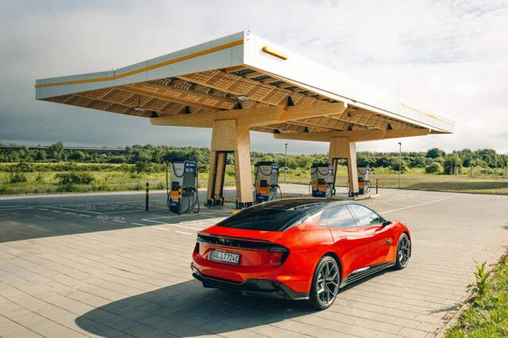 Batterie al silicio: l’auto elettrica del futuro correrà per 5.000 km con una ricarica