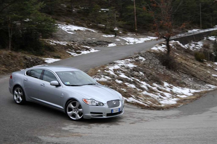 JAGUAR XF