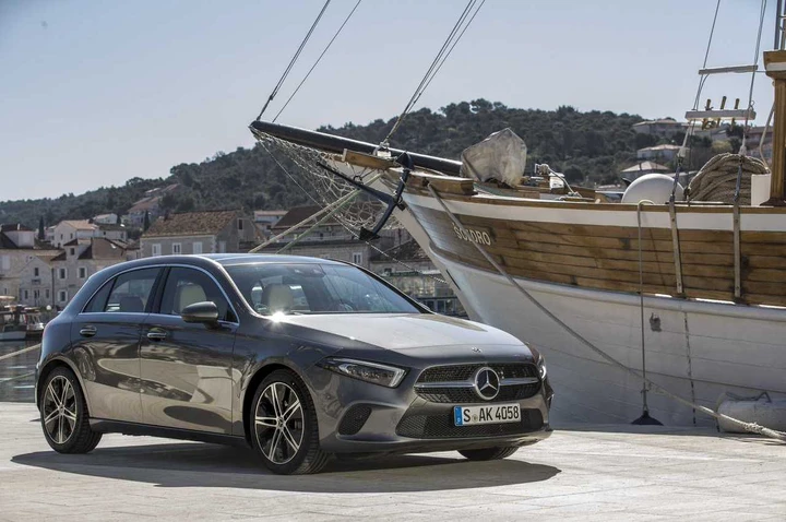 Nuova Mercedes Classe A, iniezione di lusso e tecnologia per la quarta generazione
