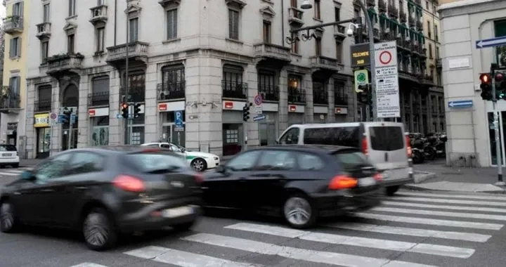 Milano punta a ridurre le auto: l'obiettivo di Giuseppe Sala per il 2033