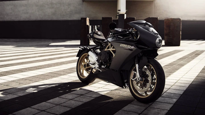 MV Agusta Superveloce 800: immagini ufficiali
