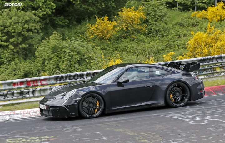 Porsche 911 GT3: le foto spia della nuova generazione