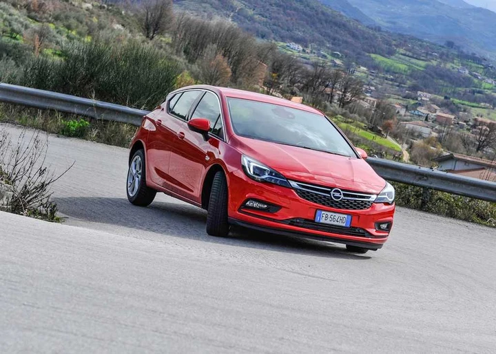Opel: arriva la Astra 1.6 BiTurbo diesel con SCR