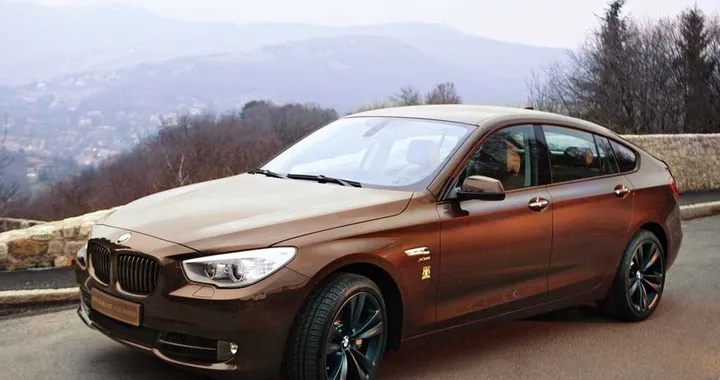 BMW Serie 5 Gran Turismo veste Trussardi