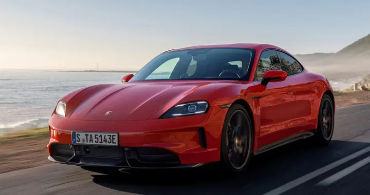 Porsche Taycan 2026: arrivano le marce virtuali e il kit Manthey