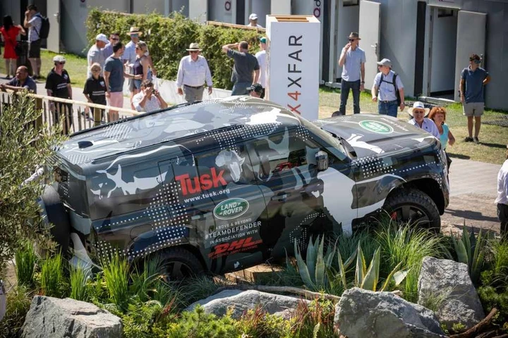 Nuova Land Rover Defender: le foto del prototipo a Goodwood