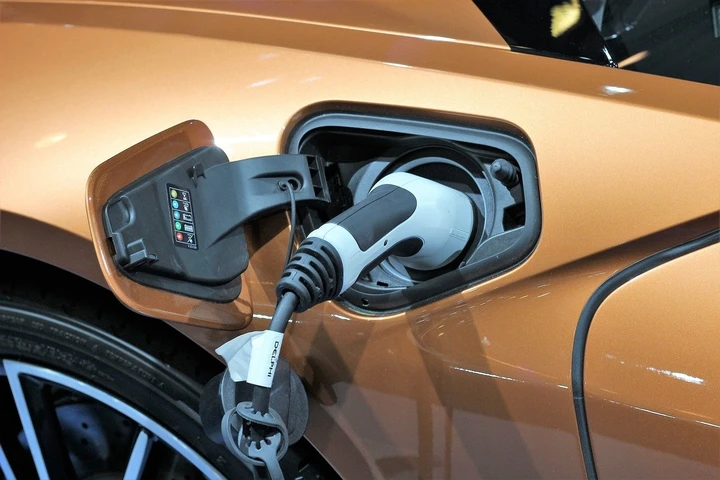 Le 10 auto elettriche con più autonomia sul mercato
