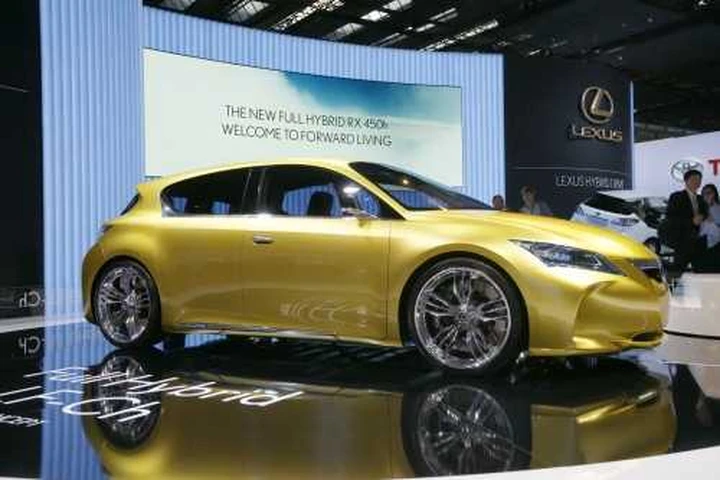 Lexus: a Ginevra sarà presentata la BS, compatta premium ibrida
