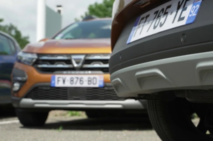 Dacia: nuova tecnologia di verniciatura in massa per gli skid plate
