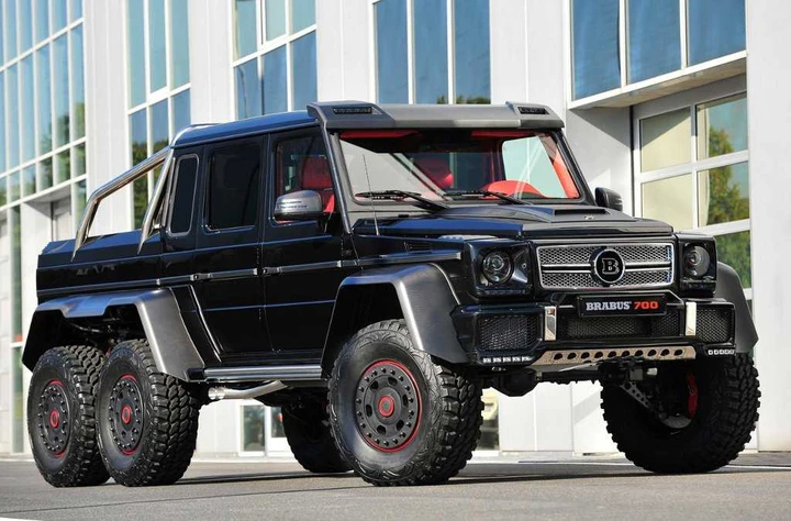 Brabus B63S-700 6x6 al Salone di Francoforte 2013