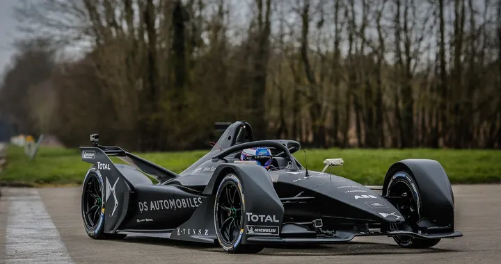DS E-Tense FE 19: i primi passi a Satory