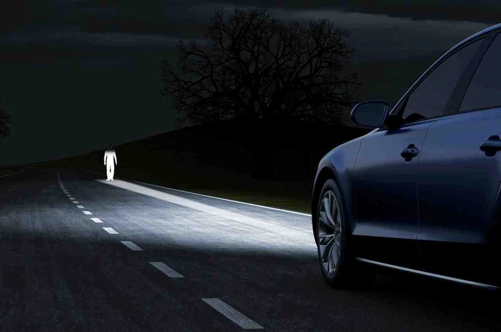 Audi A8 restyling: i teaser dei Matrix LED