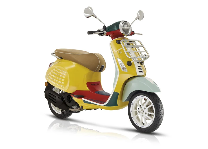 Piaggio Vespa Primavera Sean Wotherspoon