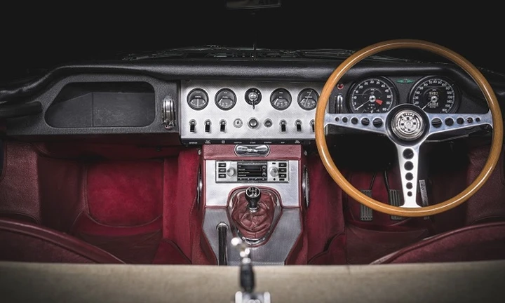 Jaguar Land Rover Classic: l’infotainment diventa vintage