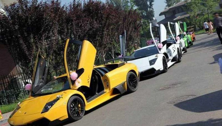 Cina: Lamborghini e Rolls per sposarsi posson bastare