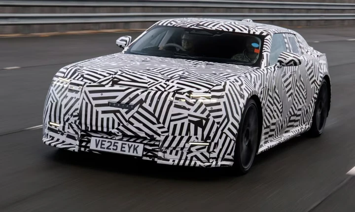 Jaguar Type 01 sostituirà la “Jaguar rosa”: debutto nel 2026