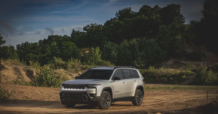 Jeep Cherokee 2026: più grande, più tecnologica, sempre fedele al DNA Jeep