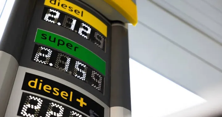 Distributori: arriva l'obbligo di esposizione dei prezzi medi di benzina e gasolio
