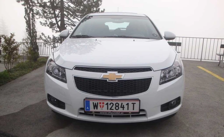 Chevrolet Cruze 1.8 LT 5 porte: la prova su strada